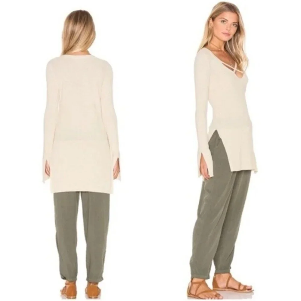 NWT Free People Size LARGE Criss Cross Tunic Sweater V Neck Side Slits Ivory‎